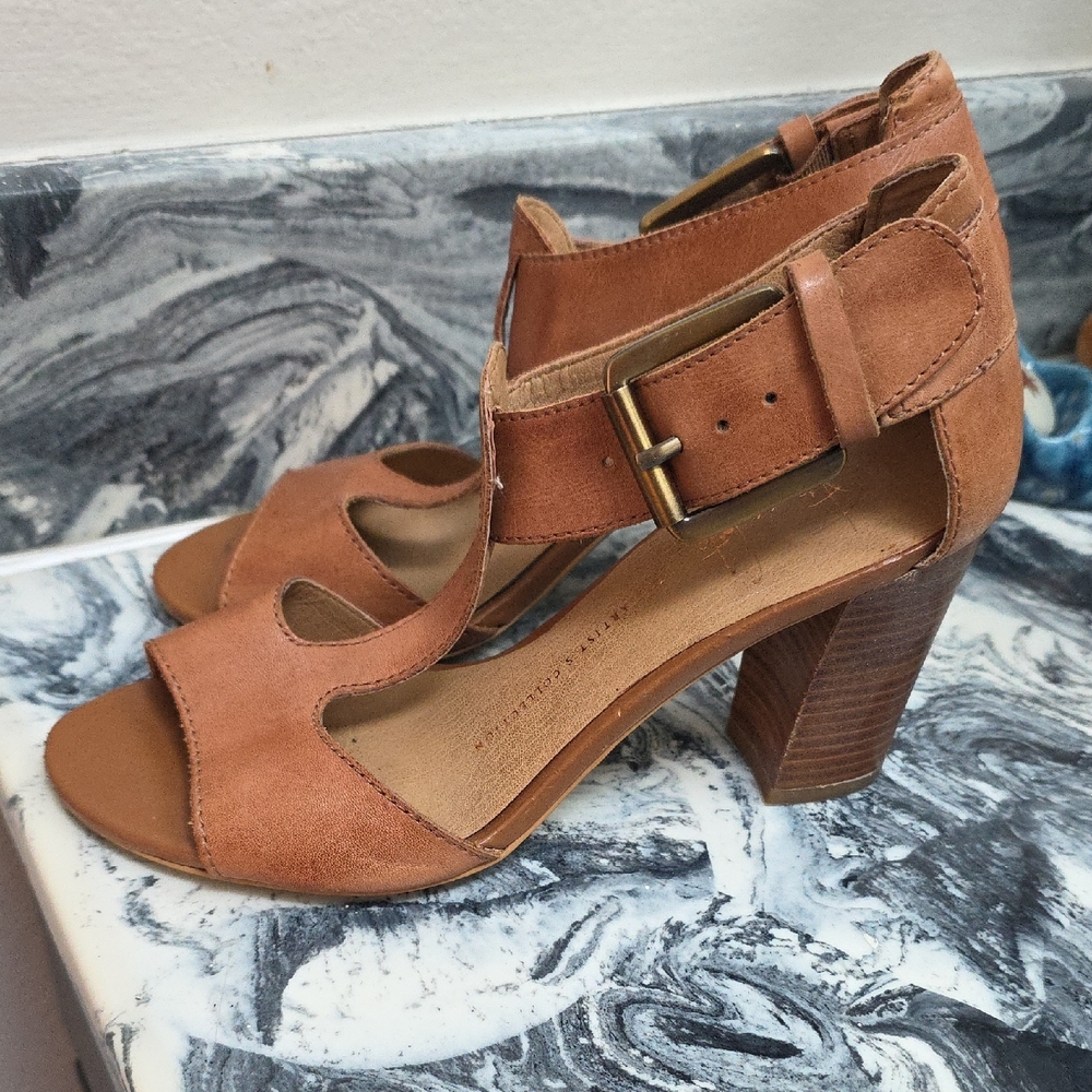 Franco Sarto Size 6 Upper Leather Heels